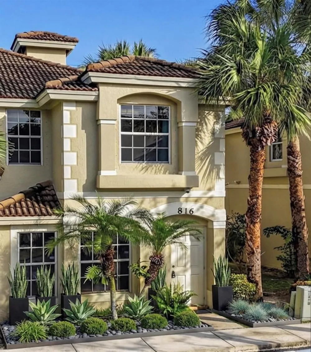 816 Summit Lake Drive West Palm Beach, FL 33406