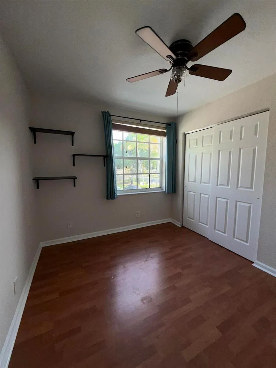 816 Summit Lake Drive West Palm Beach, FL 33406