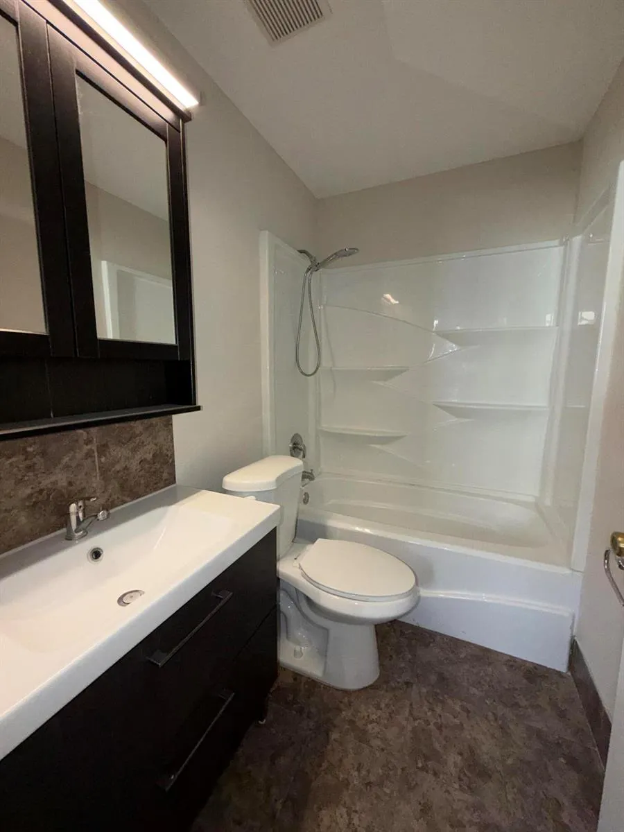 816 Summit Lake Drive West Palm Beach, FL 33406