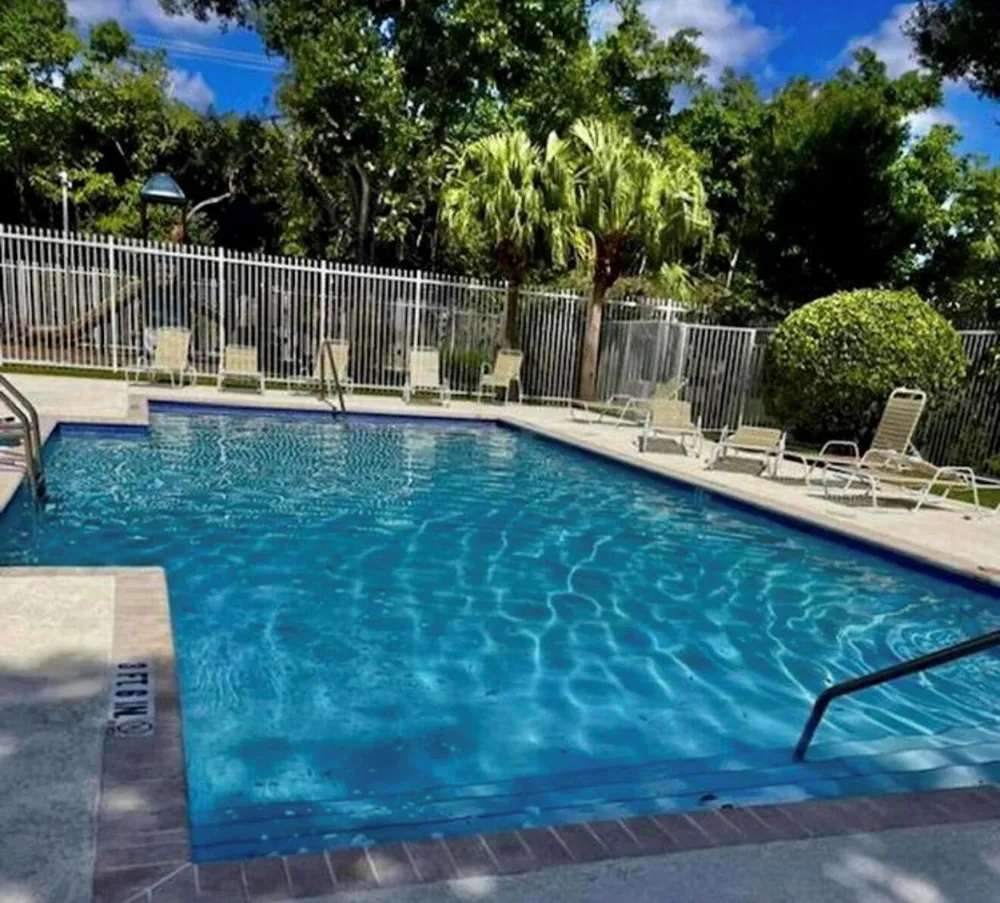 816 Summit Lake Drive West Palm Beach, FL 33406