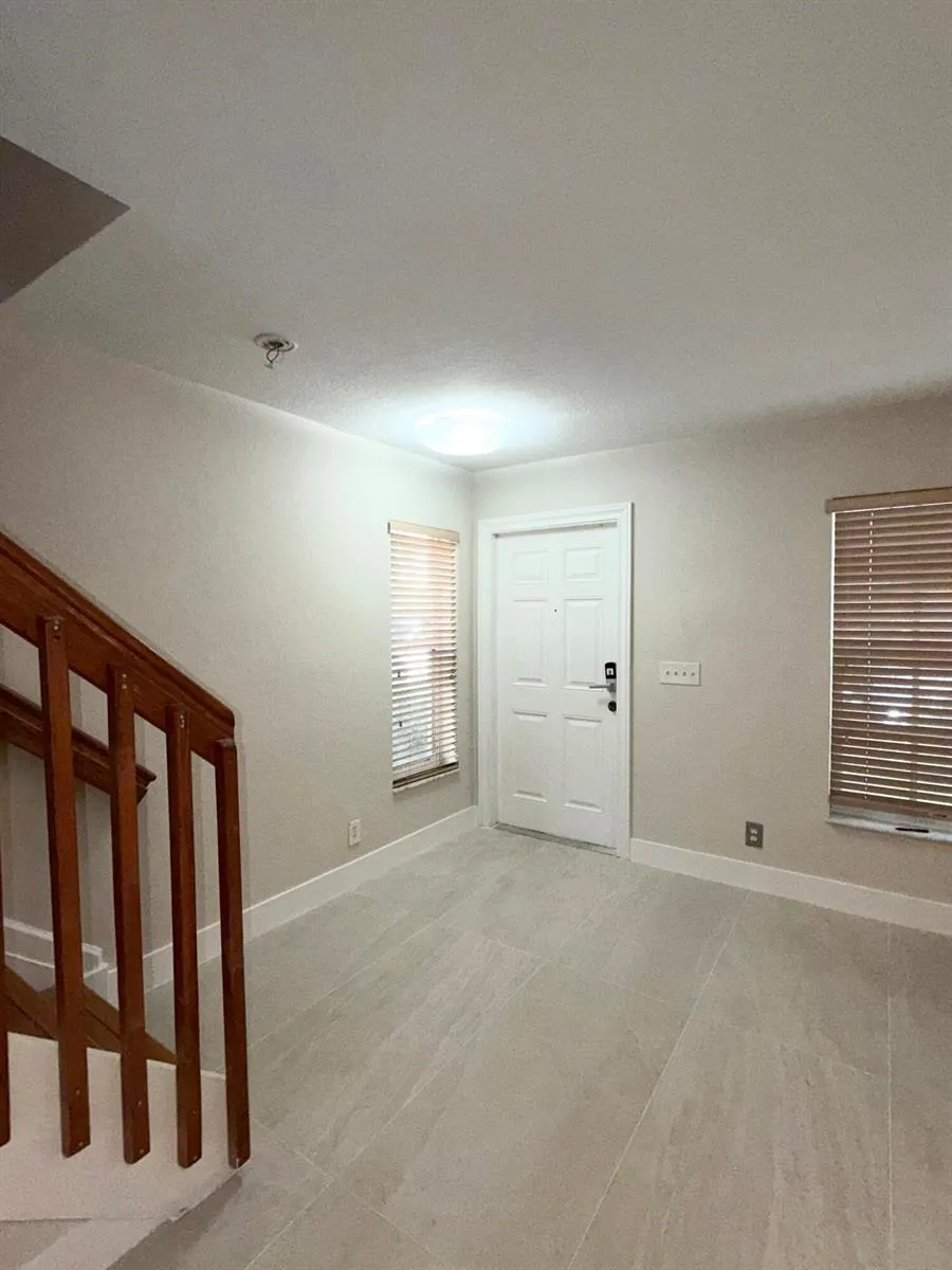 816 Summit Lake Drive West Palm Beach, FL 33406