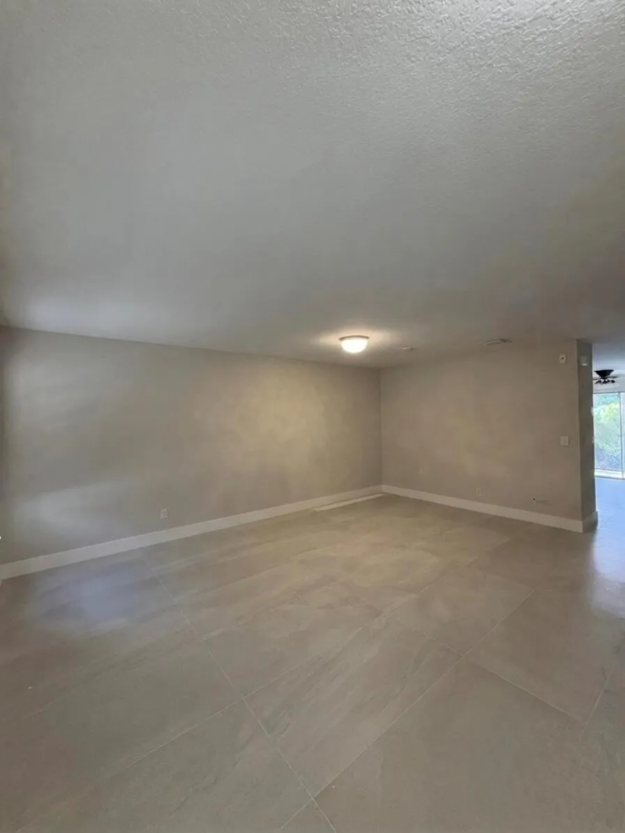 816 Summit Lake Drive West Palm Beach, FL 33406