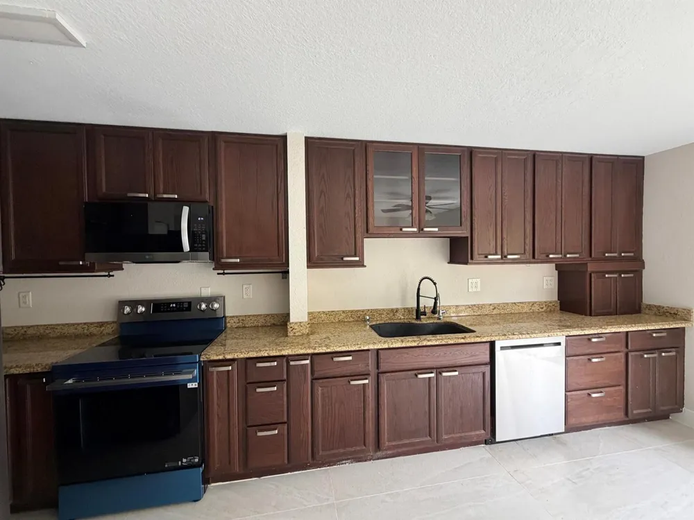 816 Summit Lake Drive West Palm Beach, FL 33406