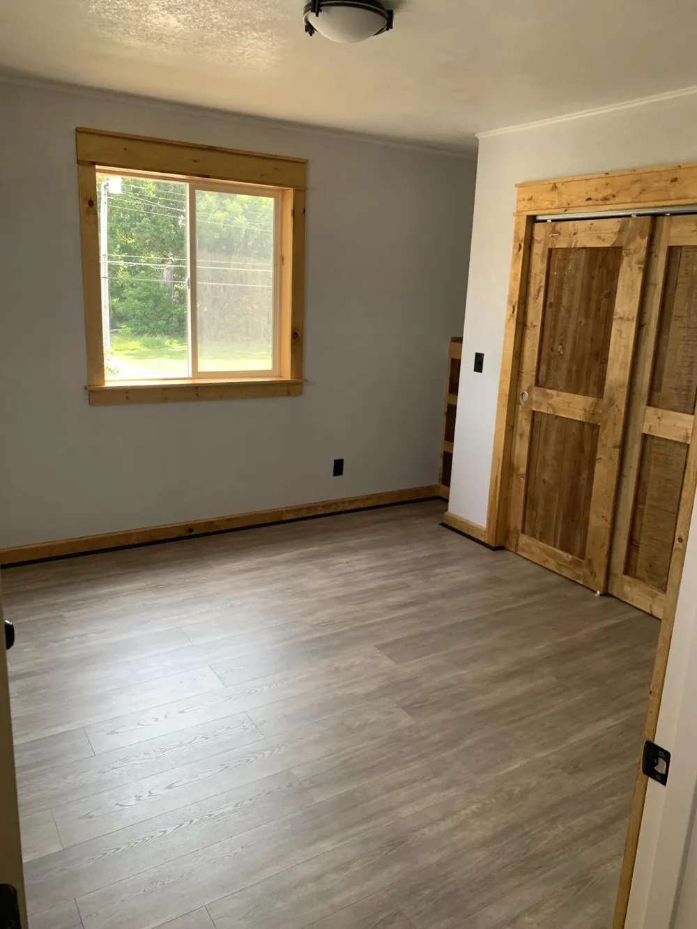 576 Pipestone Street Benton Harbor City, MI 49022