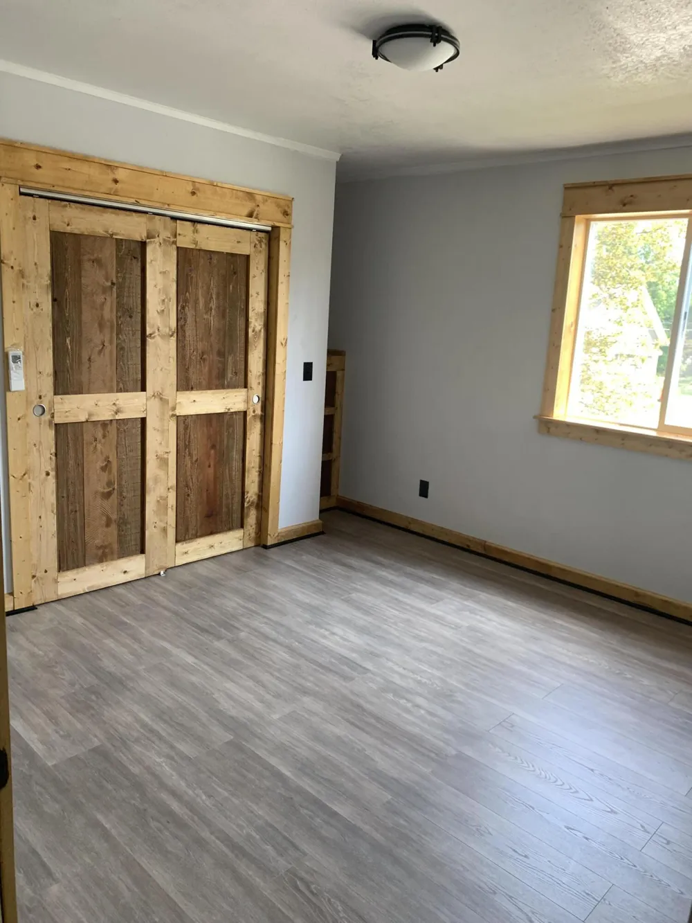 576 Pipestone Street Benton Harbor City, MI 49022