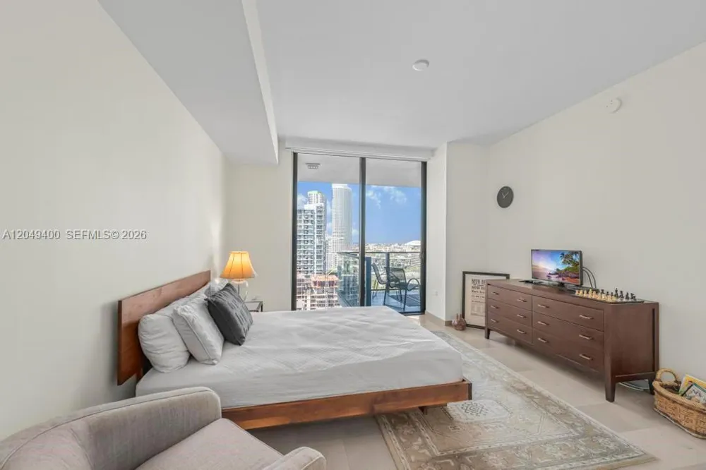 68 SE 6th St #1710 Miami, FL 33131