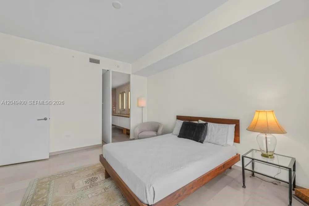 68 SE 6th St #1710 Miami, FL 33131