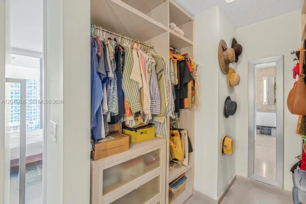 68 SE 6th St #1710 Miami, FL 33131