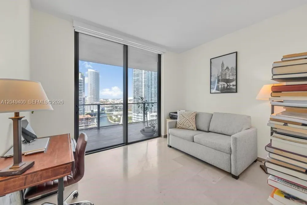 68 SE 6th St #1710 Miami, FL 33131