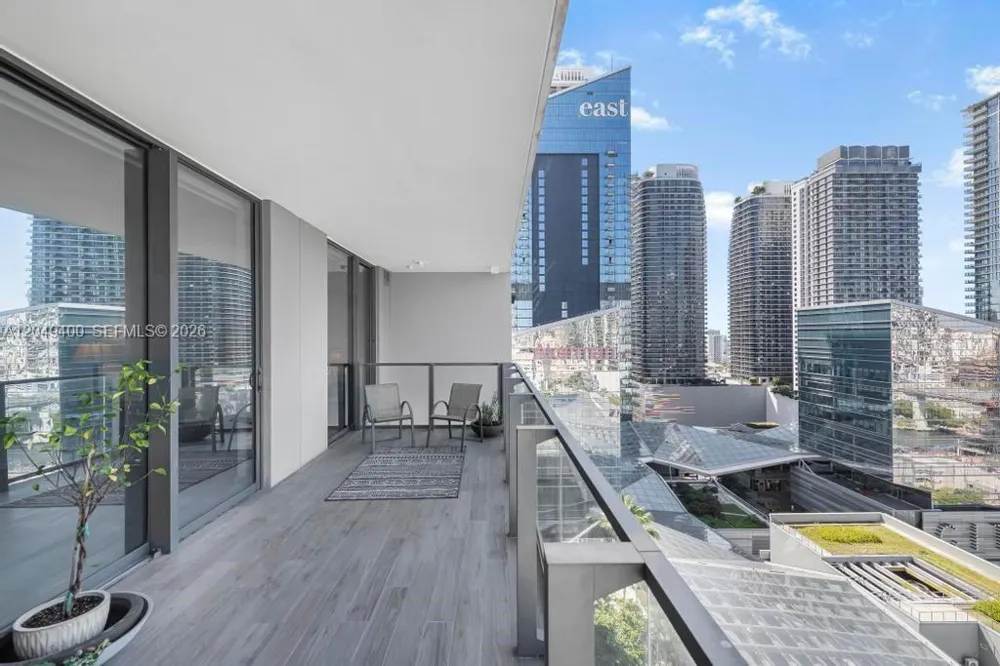 68 SE 6th St #1710 Miami, FL 33131