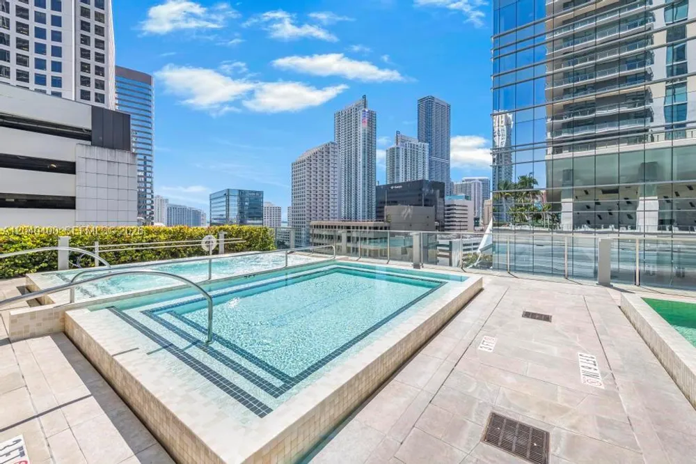 68 SE 6th St #1710 Miami, FL 33131