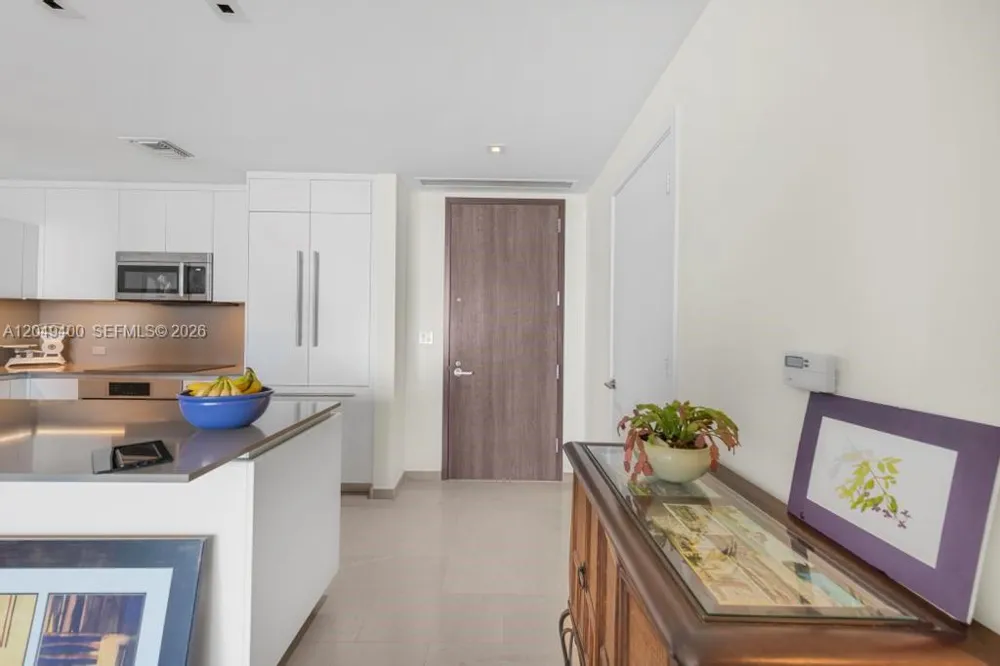 68 SE 6th St #1710 Miami, FL 33131