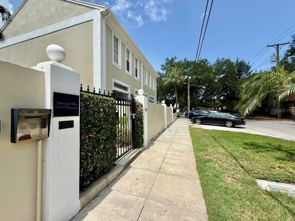 2802 W CLEVELAND STREET #L Tampa, FL 33609