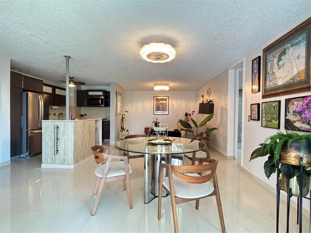1248 AV. LUIS VIGOREAUX #8 Guaynabo, PR 00966