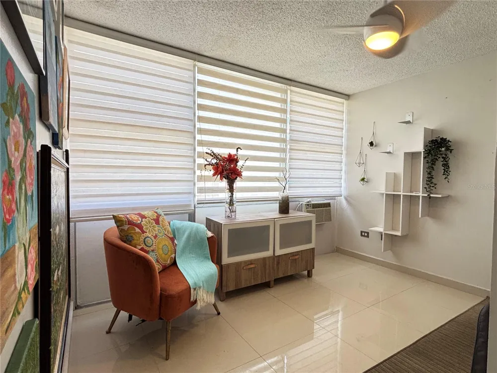 1248 AV. LUIS VIGOREAUX #8 Guaynabo, PR 00966