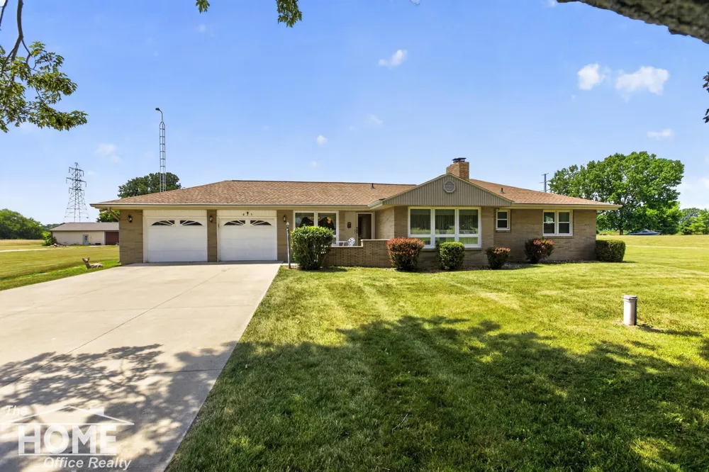 825 State Road Caledonia Charter Township, MI 48867