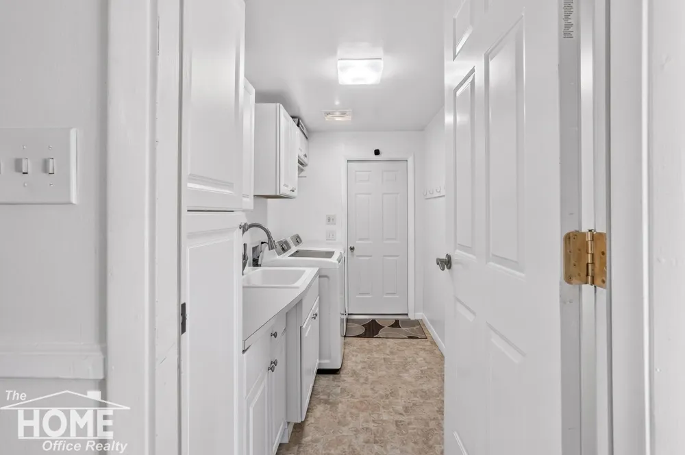 825 State Road Caledonia Charter Township, MI 48867
