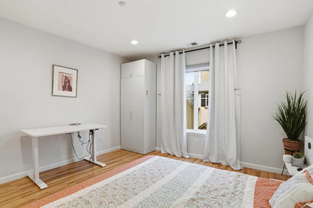 70 Towne Circle Mountain View, CA 94040