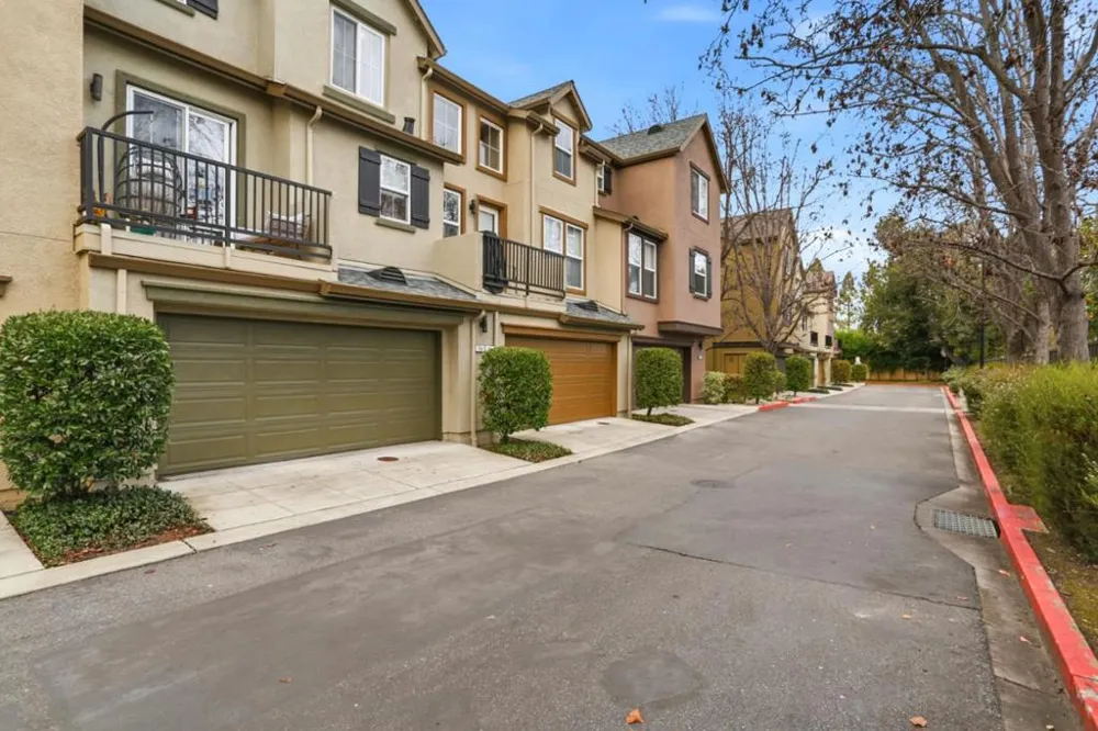 70 Towne Circle Mountain View, CA 94040