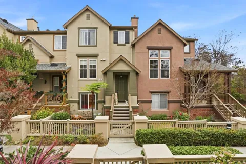 70 Towne Circle