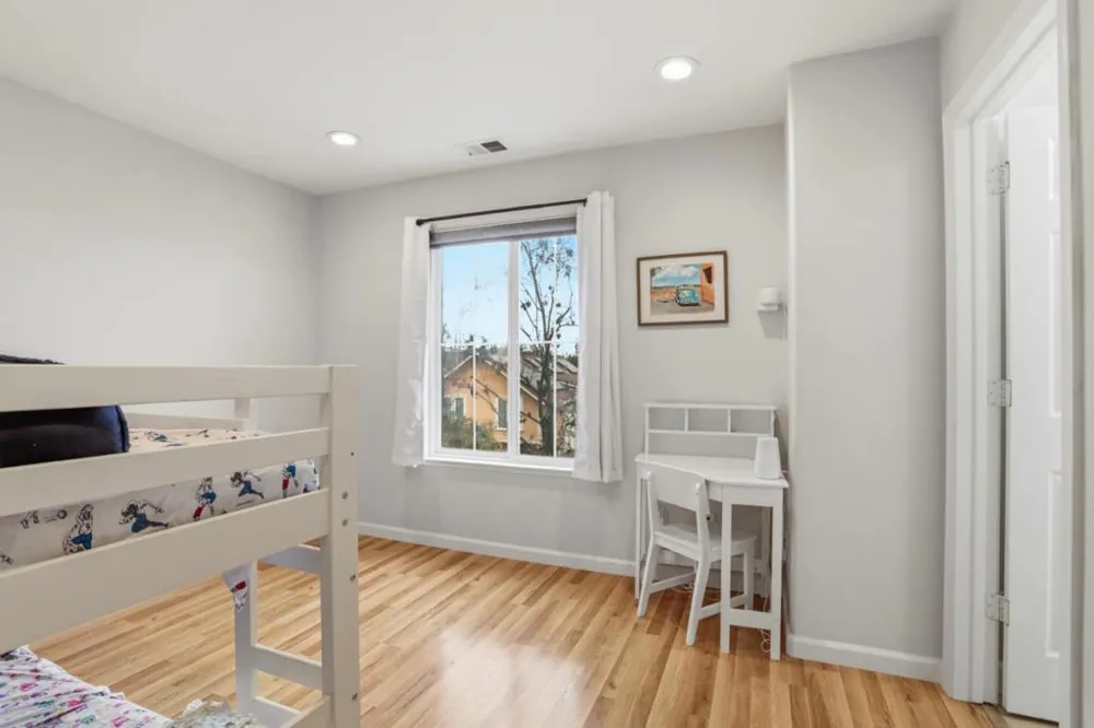 70 Towne Circle Mountain View, CA 94040