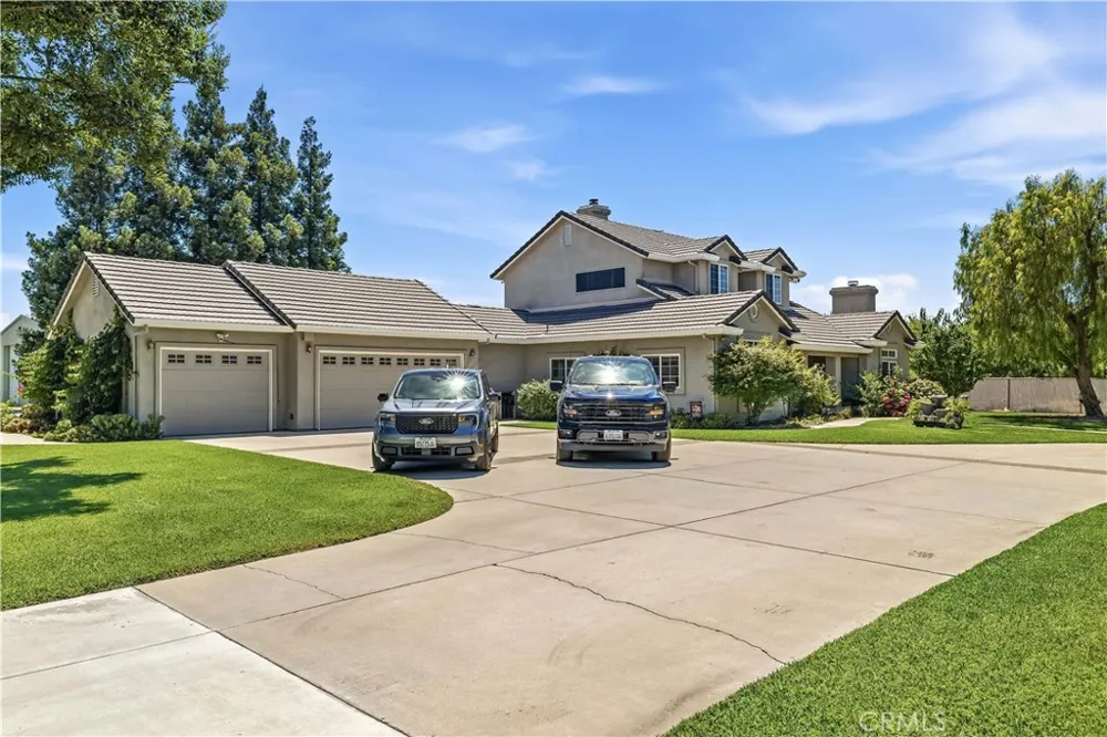 14361 Lombardy Delhi, CA 95315
