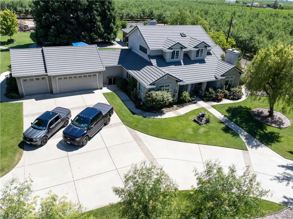 14361 Lombardy Delhi, CA 95315