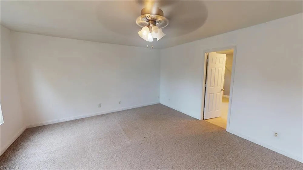4209 Oak Pointe Drive Winston-Salem, NC 27105