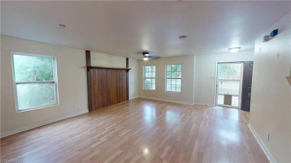 4209 Oak Pointe Drive Winston-Salem, NC 27105