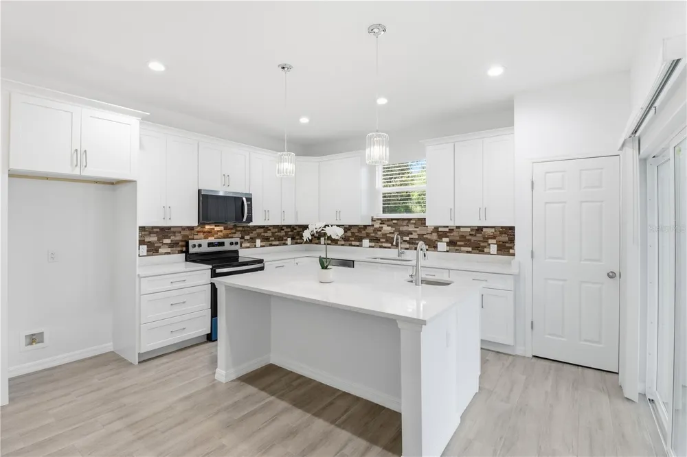 822 POPLAR STREET Inverness, FL 34452