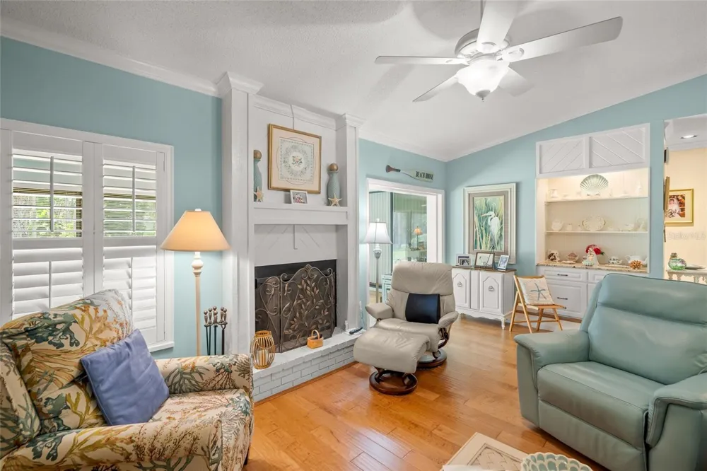 4562 FOREST WOOD TRAIL #15 Sarasota, FL 34241