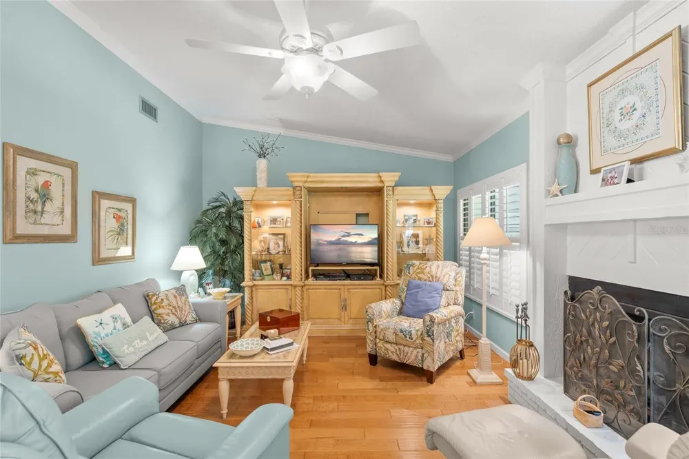 4562 FOREST WOOD TRAIL #15 Sarasota, FL 34241