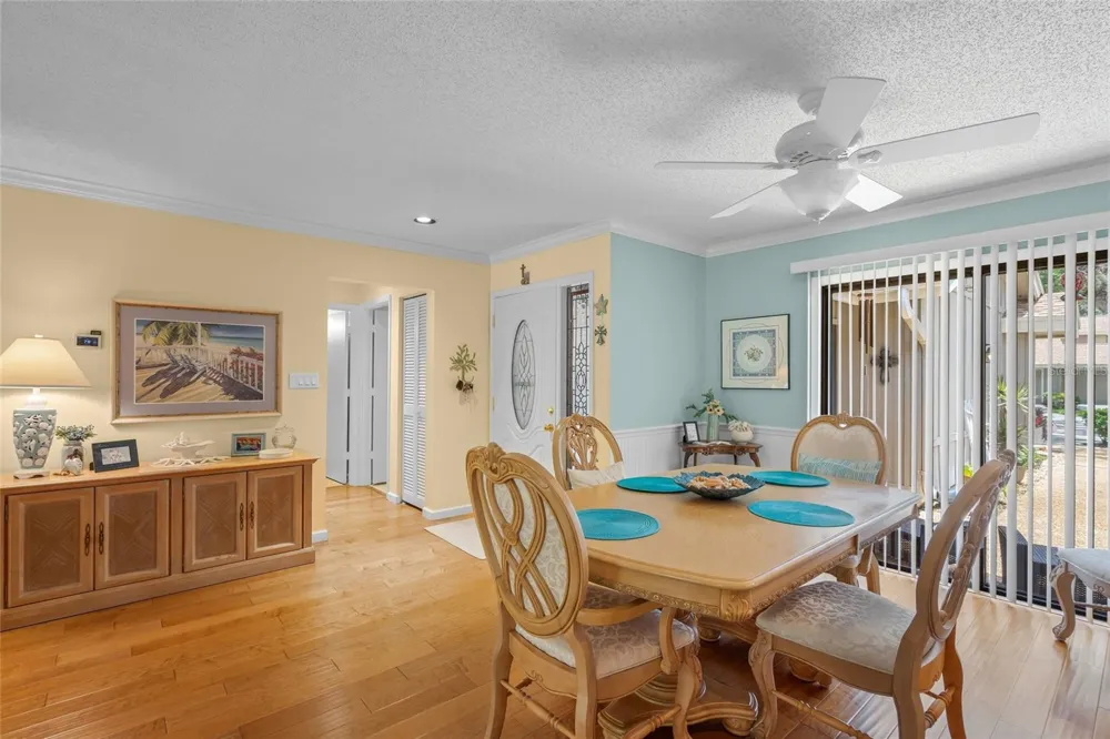 4562 FOREST WOOD TRAIL #15 Sarasota, FL 34241