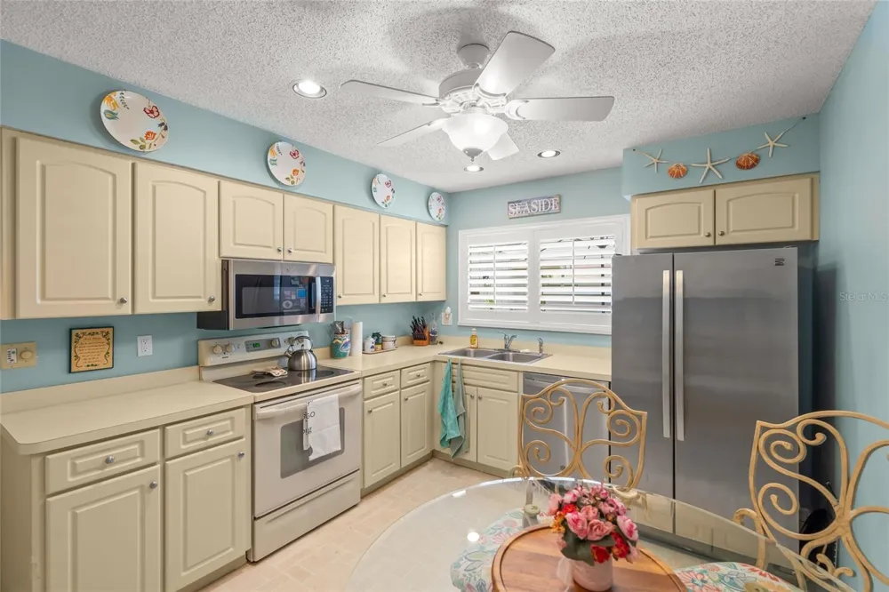 4562 FOREST WOOD TRAIL #15 Sarasota, FL 34241