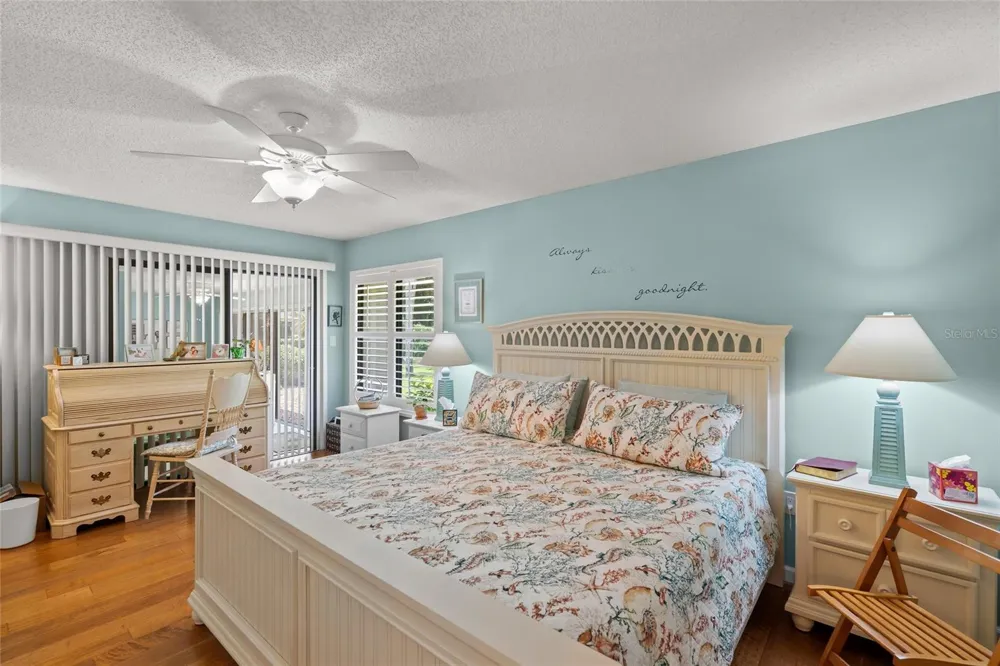 4562 FOREST WOOD TRAIL #15 Sarasota, FL 34241