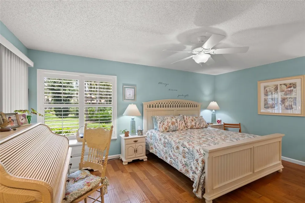 4562 FOREST WOOD TRAIL #15 Sarasota, FL 34241