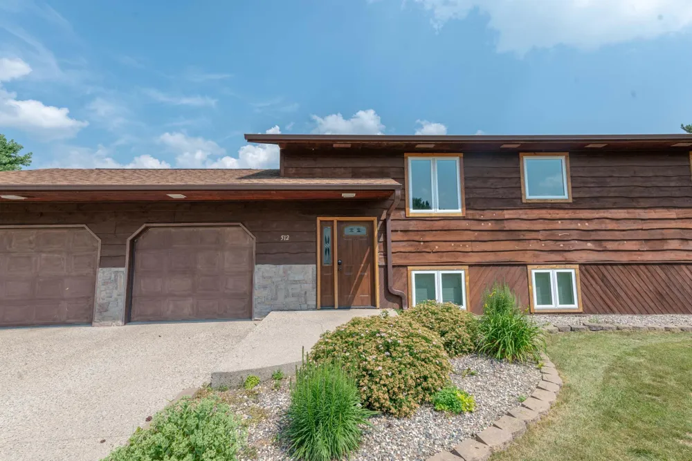 512 Pinetree Drive Perham, MN 56573