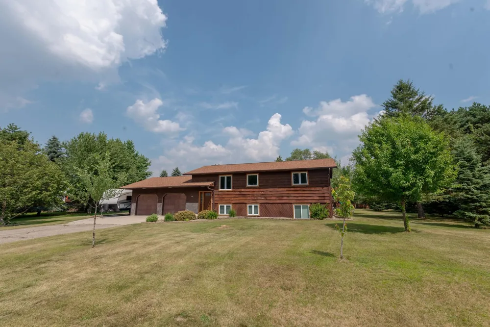 512 Pinetree Drive Perham, MN 56573