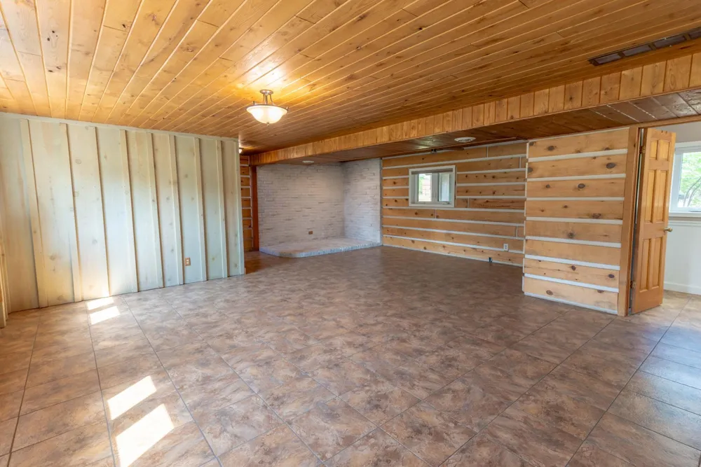 512 Pinetree Drive Perham, MN 56573