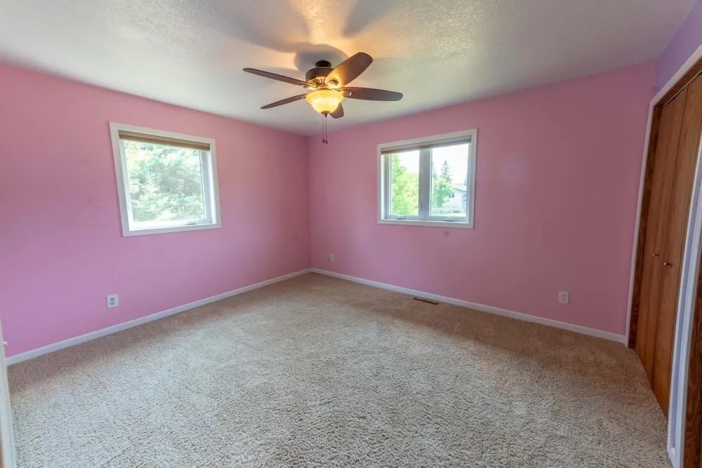 512 Pinetree Drive Perham, MN 56573