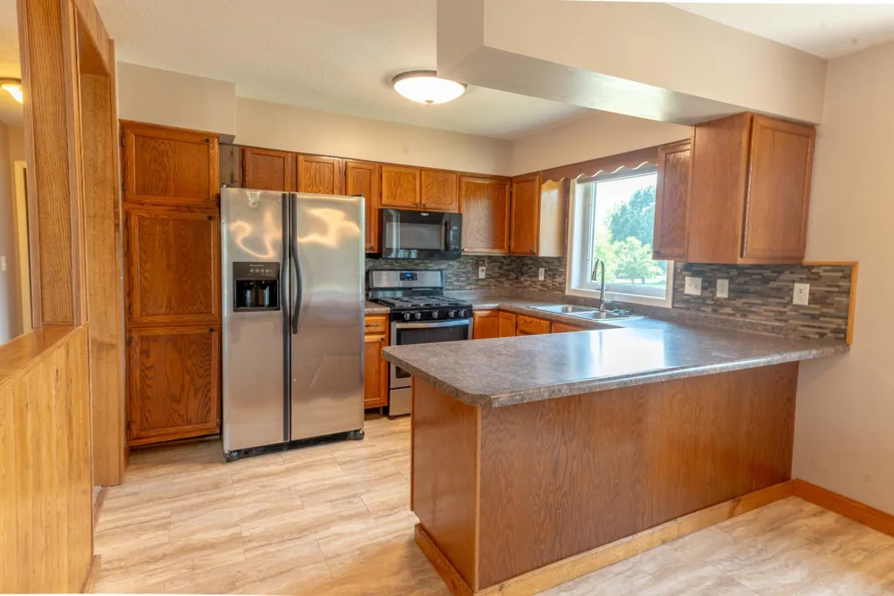 512 Pinetree Drive Perham, MN 56573