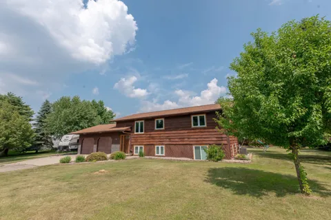 512 Pinetree Drive