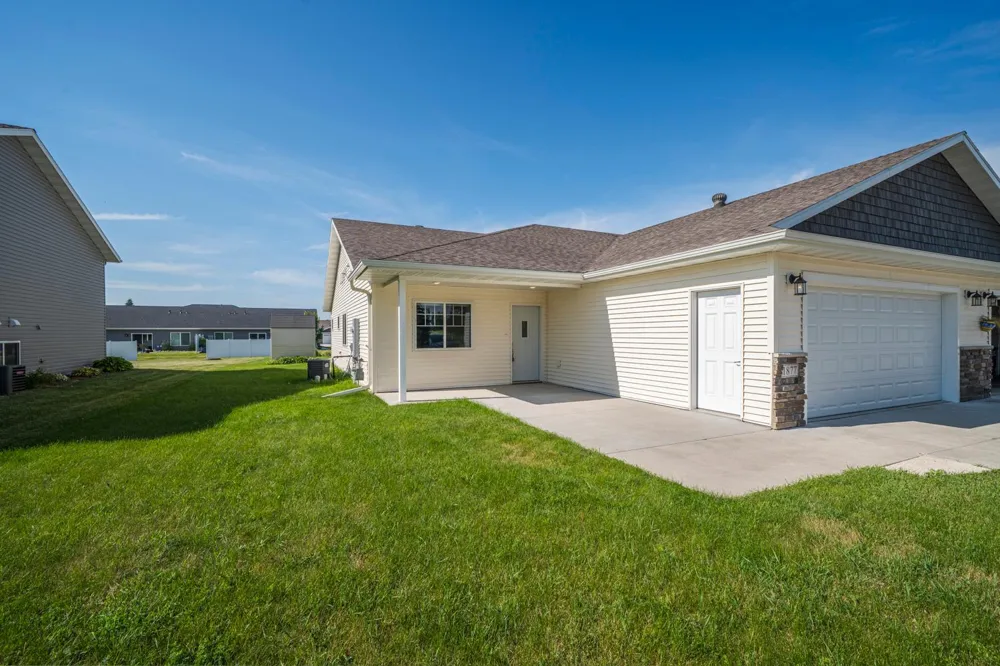 1877 Longview Drive Detroit Lakes, MN 56501