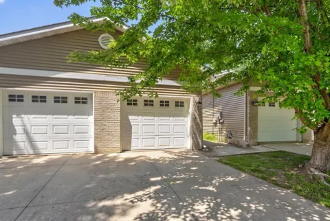 3132 River Falls Court NW