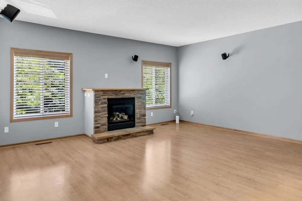 6766 Meadow Grass Lane S Cottage Grove, MN 55016