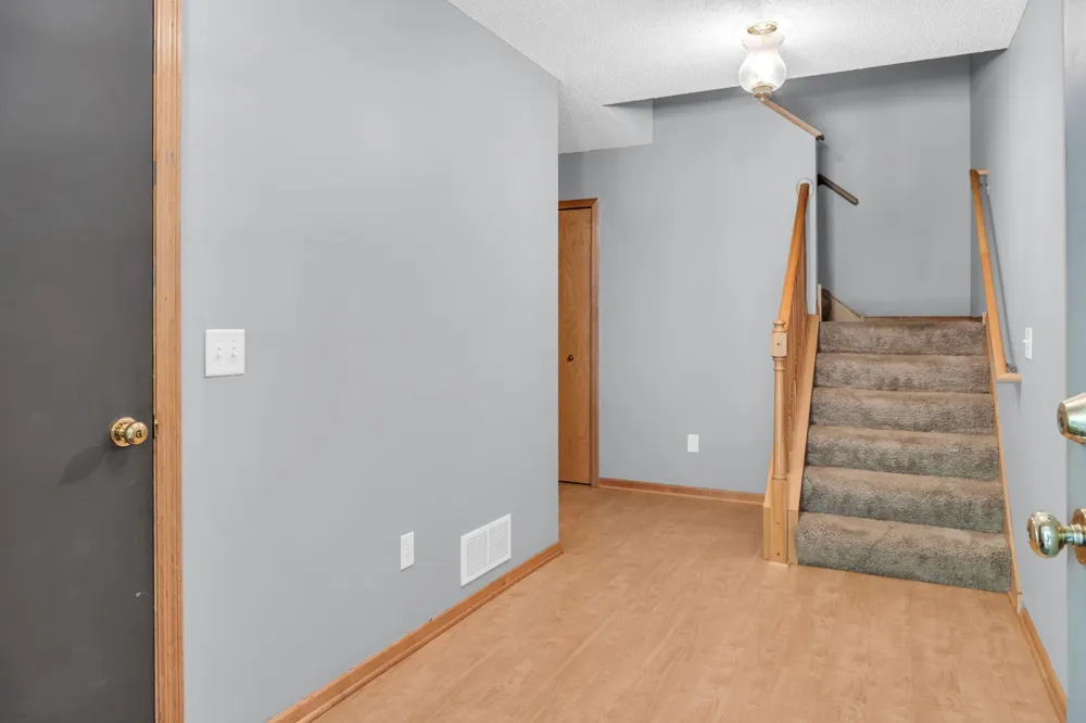 6766 Meadow Grass Lane S Cottage Grove, MN 55016