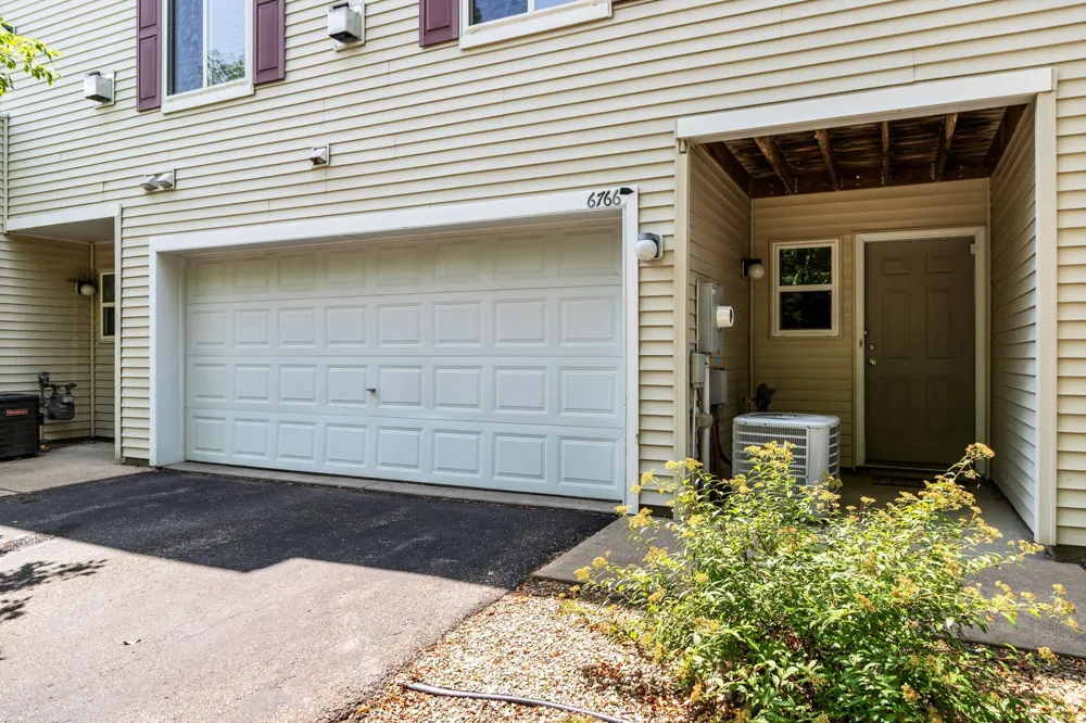 6766 Meadow Grass Lane S Cottage Grove, MN 55016