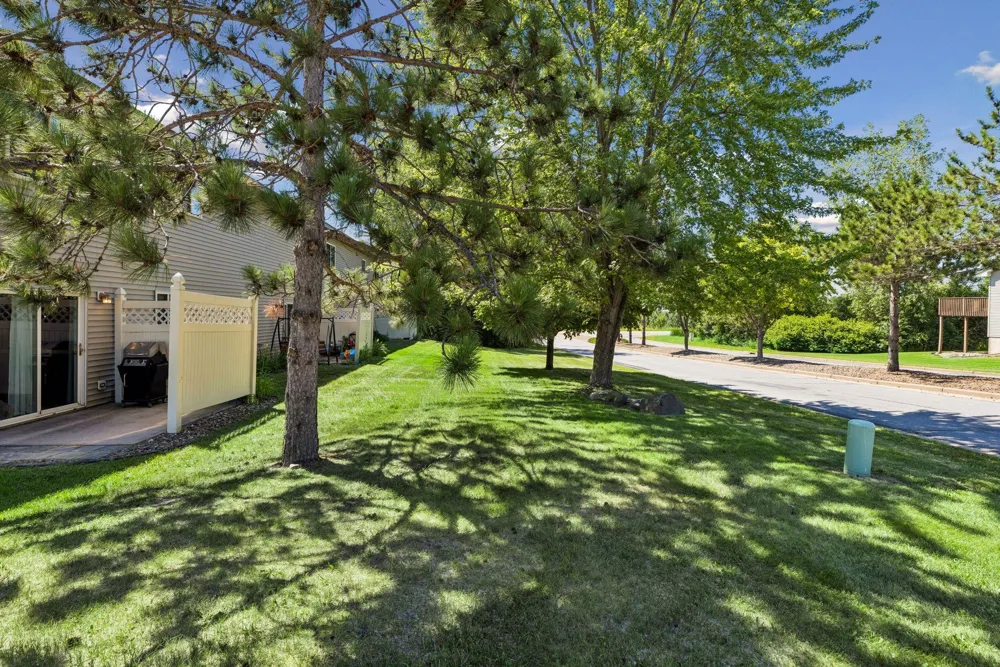 402 Sierra Place Roberts, WI 54023
