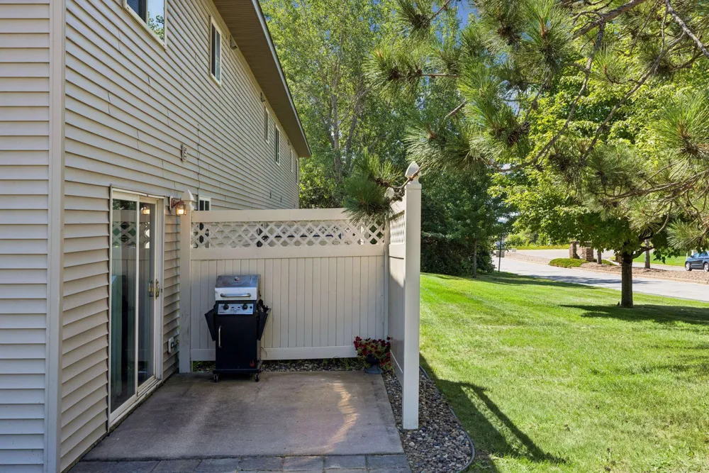 402 Sierra Place Roberts, WI 54023
