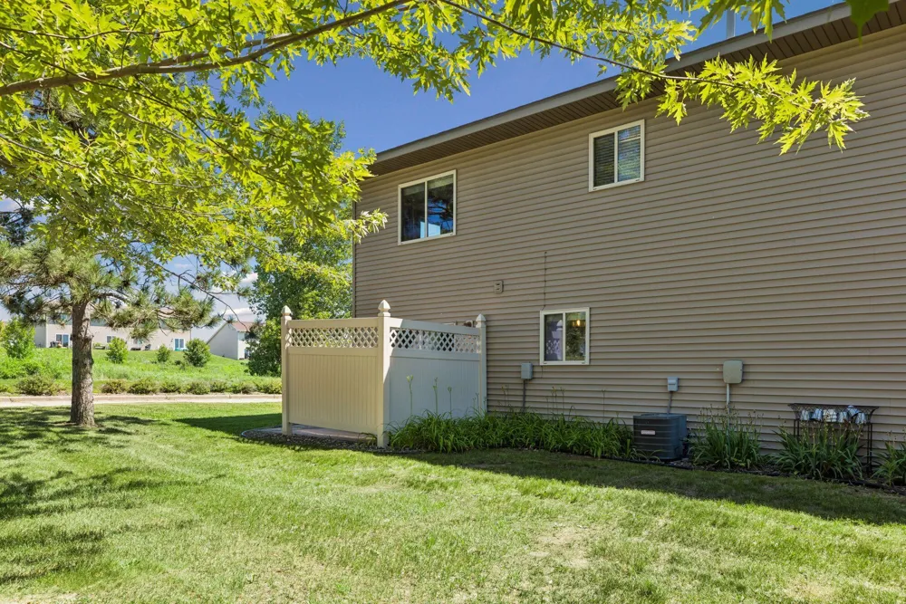 402 Sierra Place Roberts, WI 54023